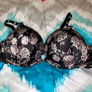 Victoria’s Secret Very Sexy Push-Up Bra